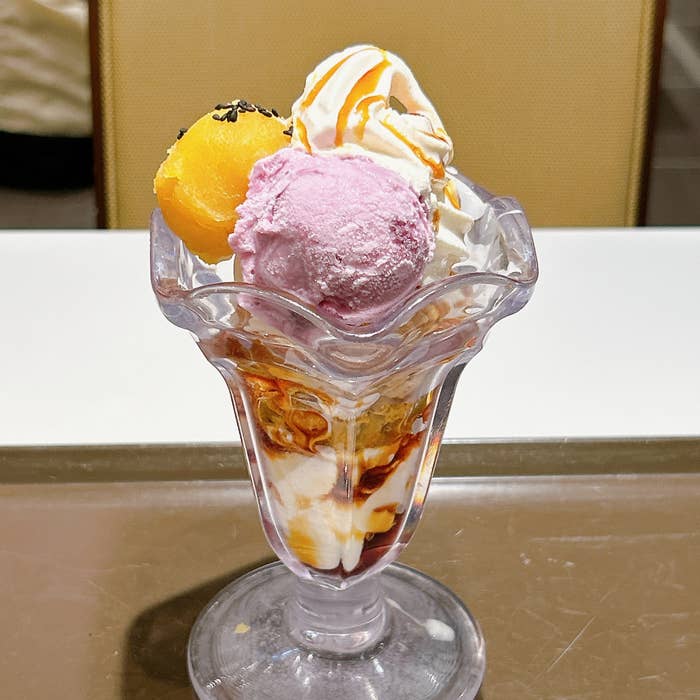 サンマルクカフェの「スイートポテト&紫芋のパフェ」