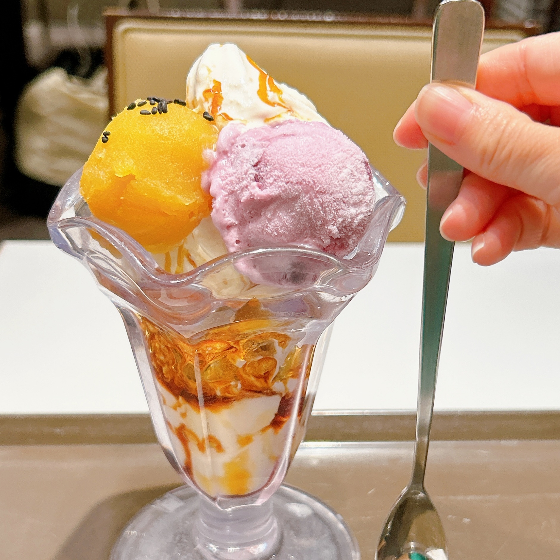 サンマルクカフェの「スイートポテト&紫芋のパフェ」