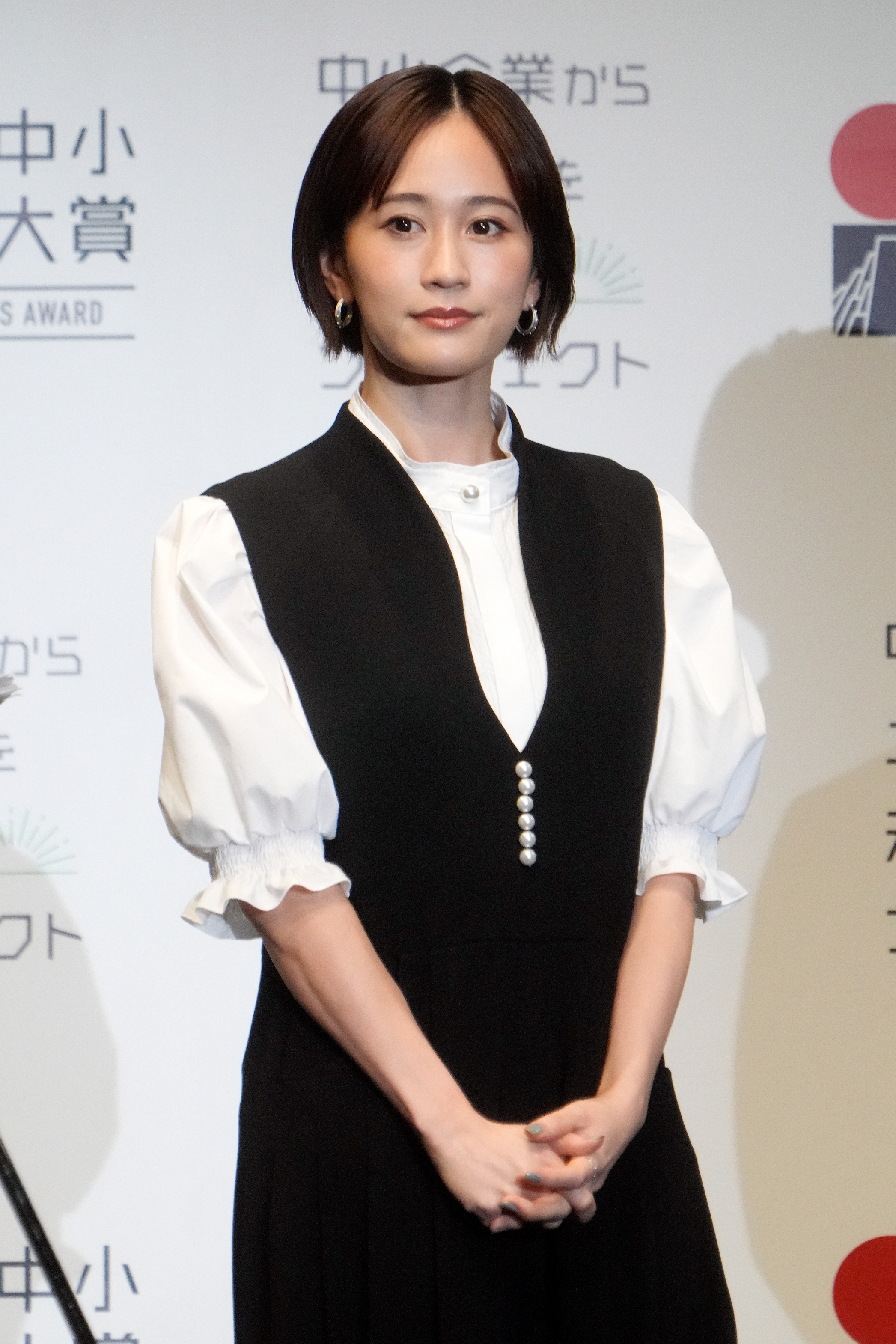 神推し2人」前田敦子、「ずっと仲良しな友」との密着2ショットに「最強