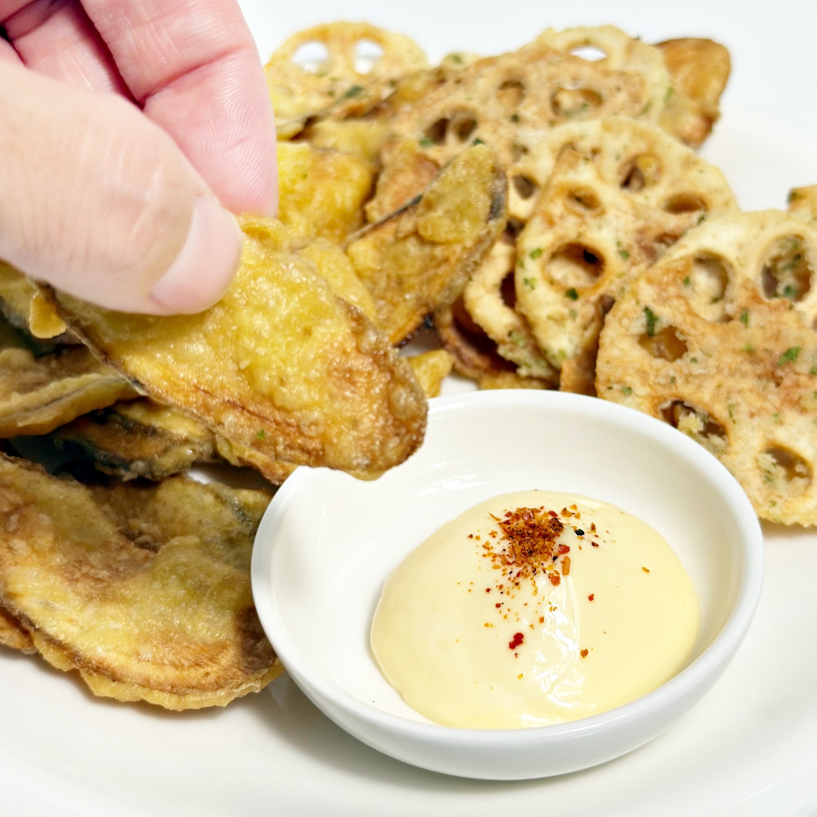 セブンイレブン「ごぼうとレンコンの根菜チップス」