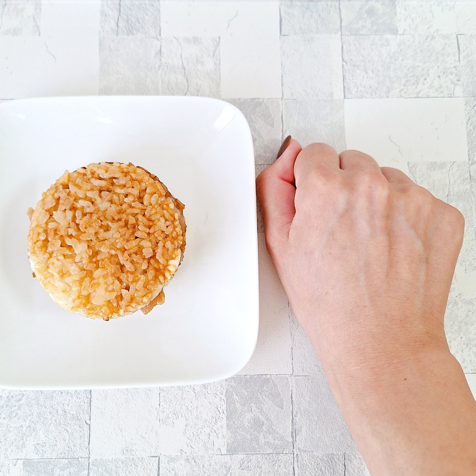 セブンイレブン「7P ライスバーガー 豚生姜焼き」