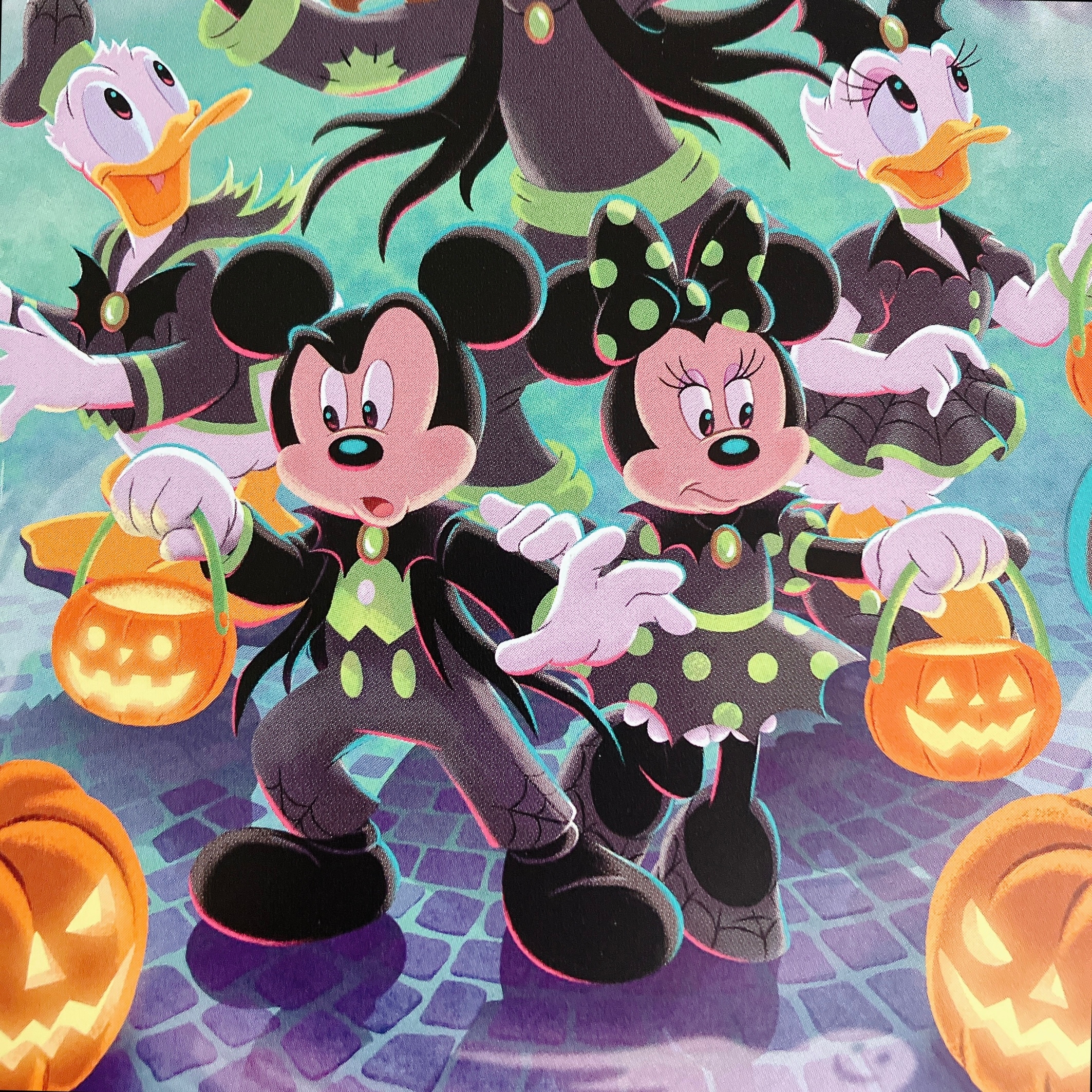 ディズニーランドの「アソーテッド・クッキー缶 ミッキーマウスと仲間たち ディズニー・ハロウィーン」