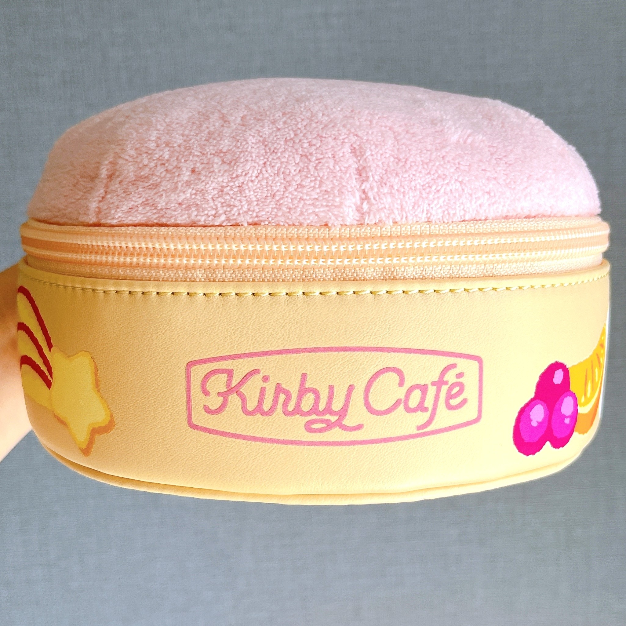 GUの「ポーチ Kirby」