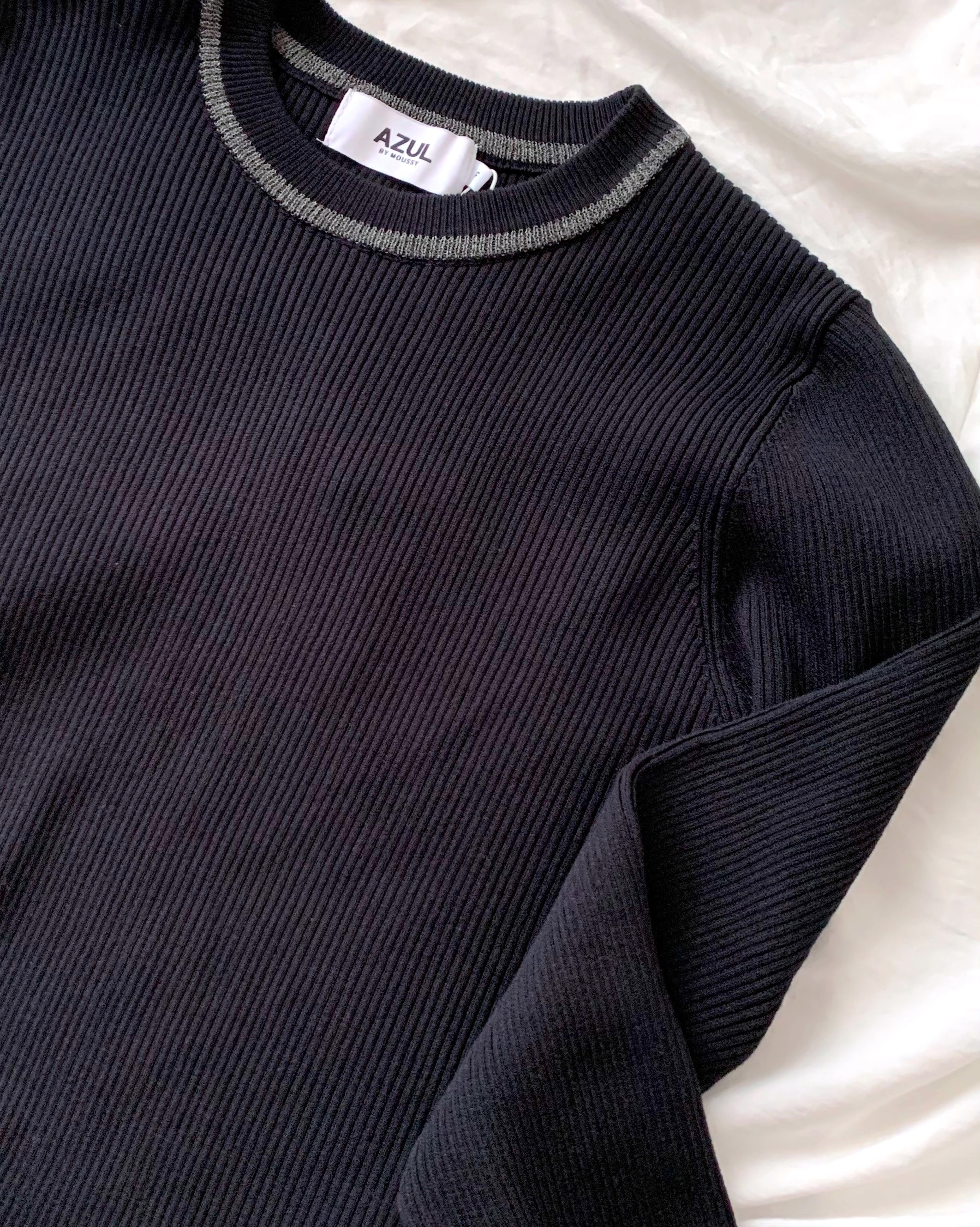 AZUL BY MOUSSY(アズールバイマウジー)の「シアーコンビフレアスリーブニット」
