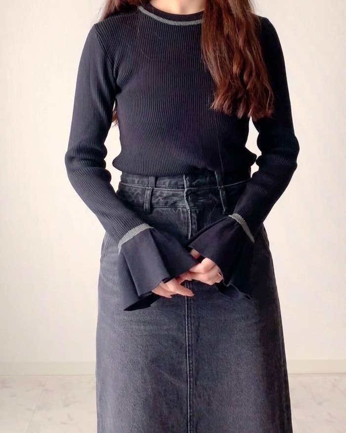 AZUL BY MOUSSY(アズールバイマウジー)の「シアーコンビフレアスリーブニット」