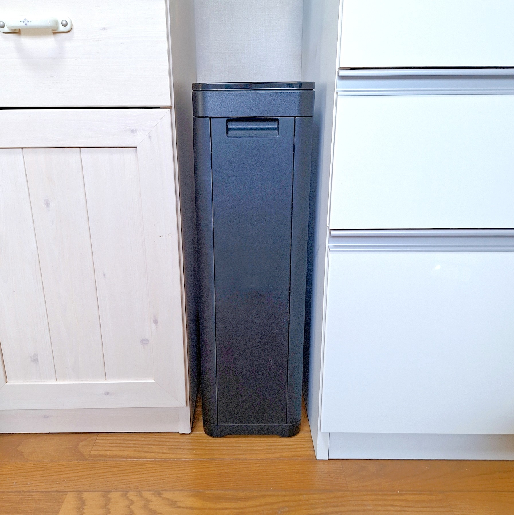 ニトリ「2WAY 壁にぴったりつけられるプッシュ式ペール 25L (ブラック)」