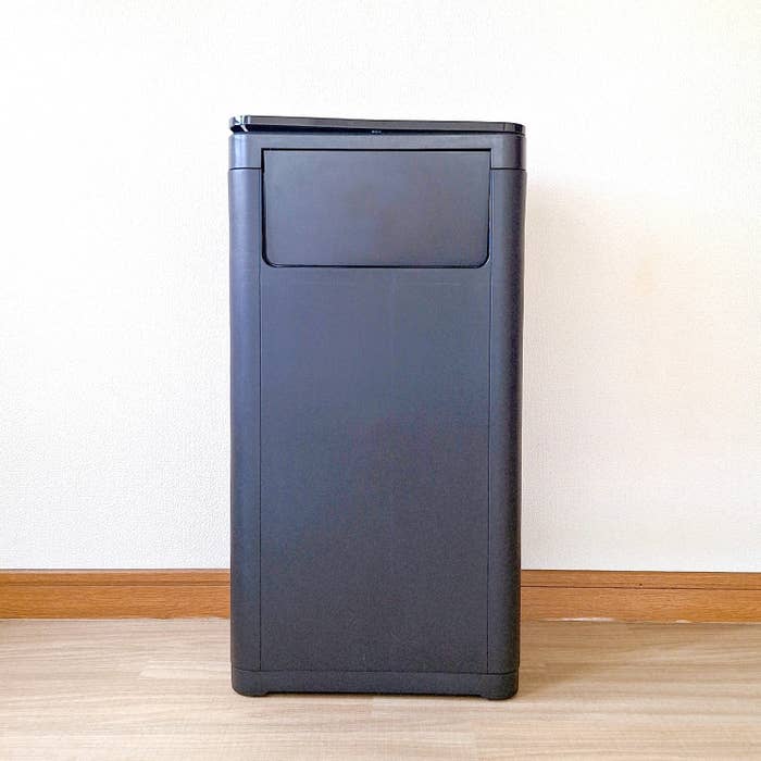 ニトリ「2WAY 壁にぴったりつけられるプッシュ式ペール 25L （ブラック）」