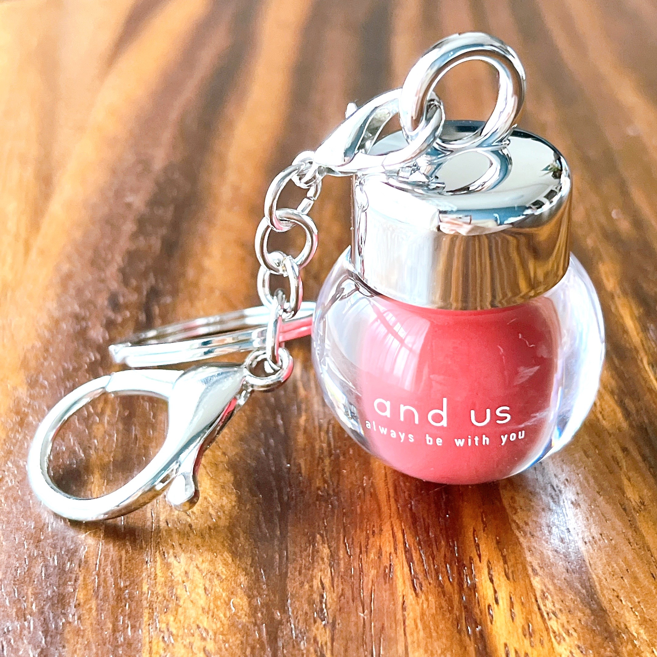 3COINSの「リップ&チーク/and us」