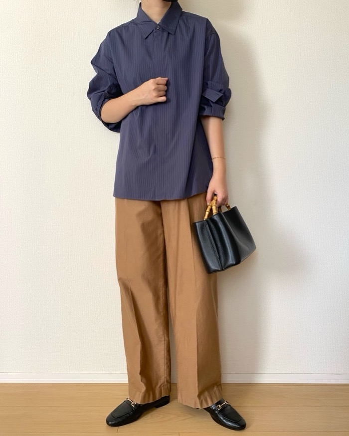 色違いで2枚買った」ユニクロUの“3990円→2990円シャツ”高見えするし1