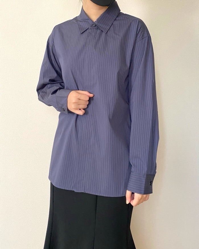 色違いで2枚買った」ユニクロUの“3990円→2990円シャツ”高見えするし1