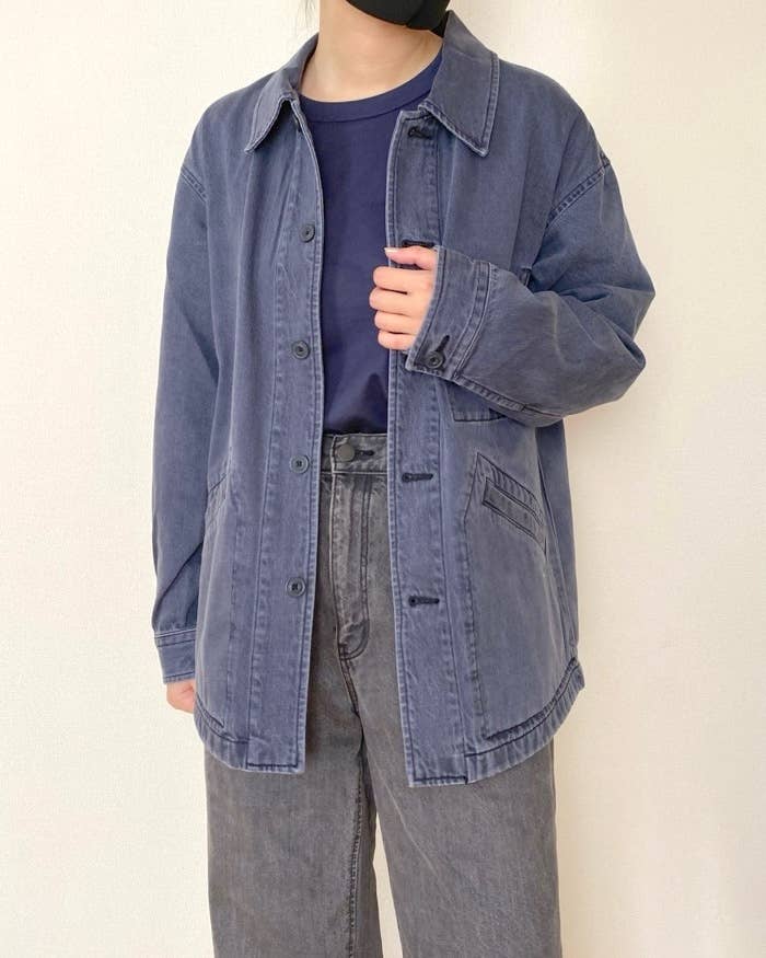 ユニクロの「オーバーサイズカラーデニムジャケット」