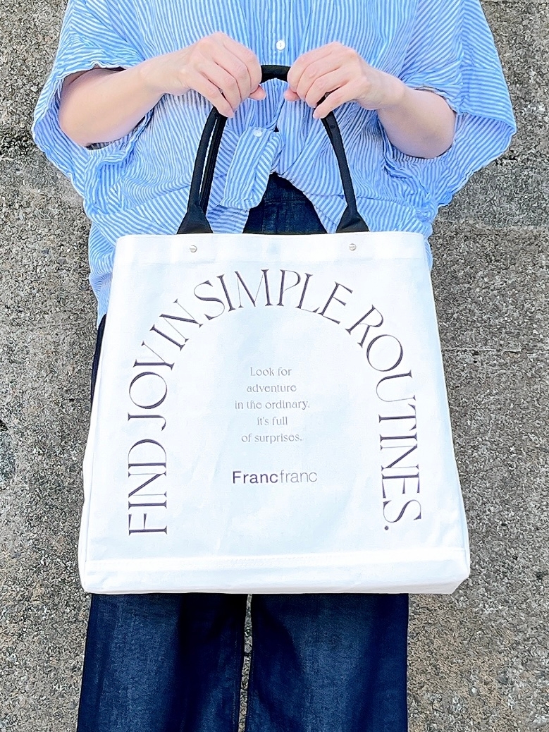 JIM★SALE★ハンドメイド✳︎丸型巾着　テディベア　ホワイト　コップ袋 JIM☆SALE☆ハンドメイド✳︎丸型巾着 テディベア ホワイト コップ袋