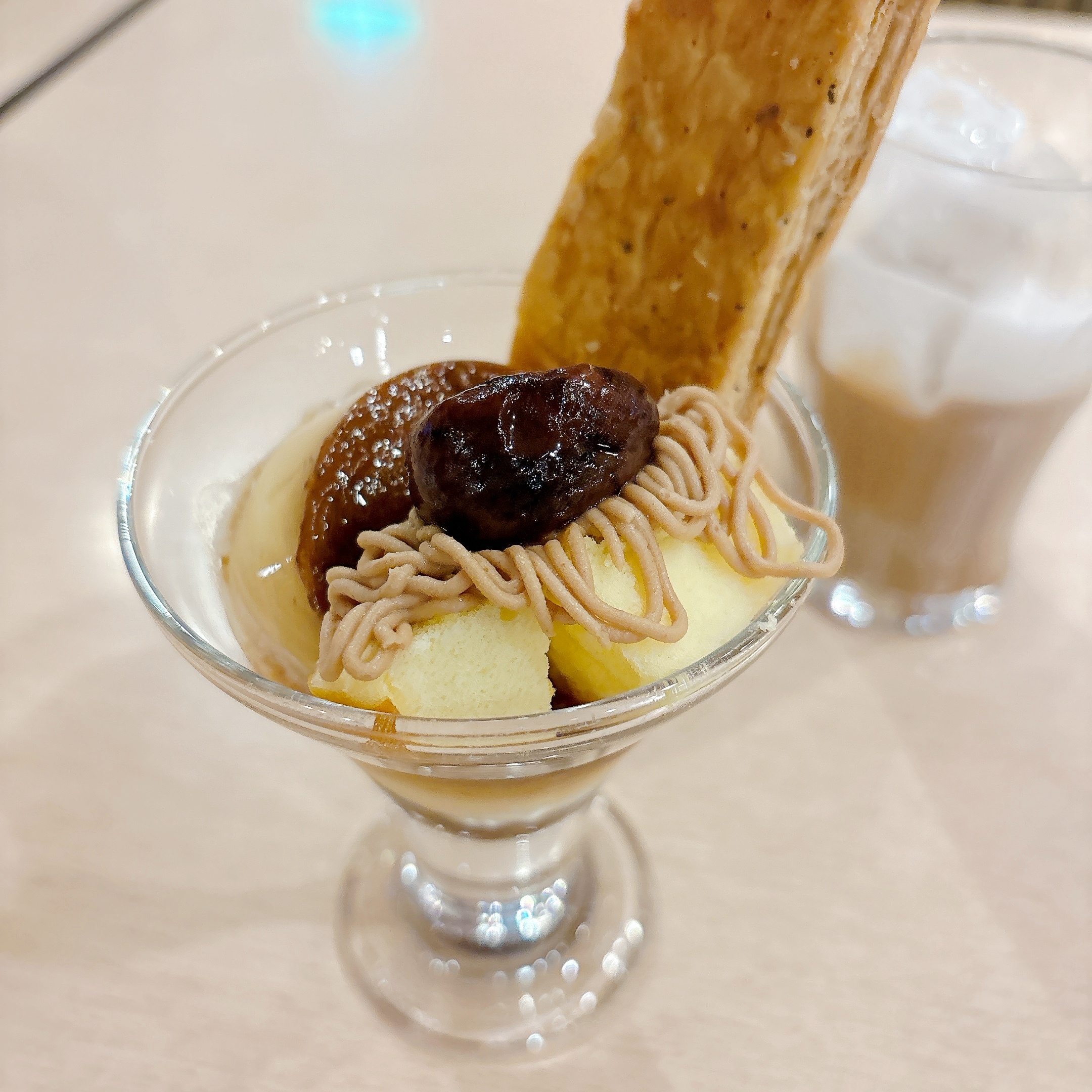 ガストの「マロンと珈琲のモンブランプリンサンデー」