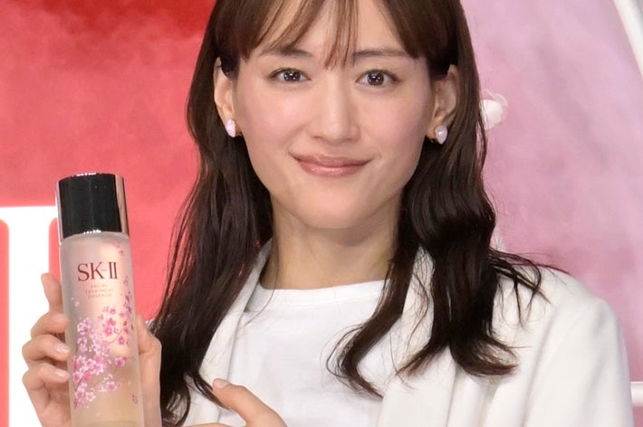 綾瀬はるかさん（時事通信フォト）