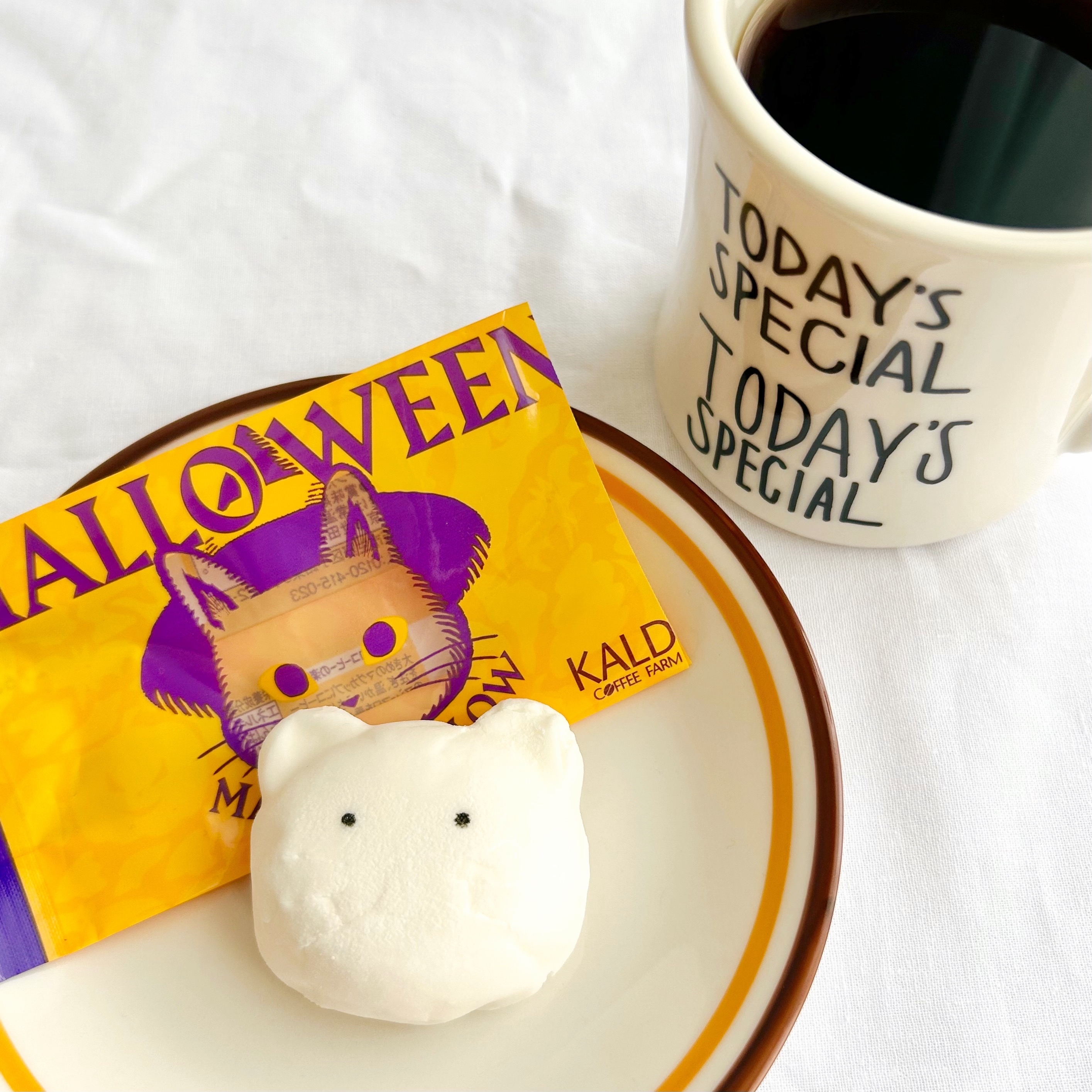 KALDI(カルディ)の「ハロウィンマシュマロ ネコ 1p【ハロウィン】」