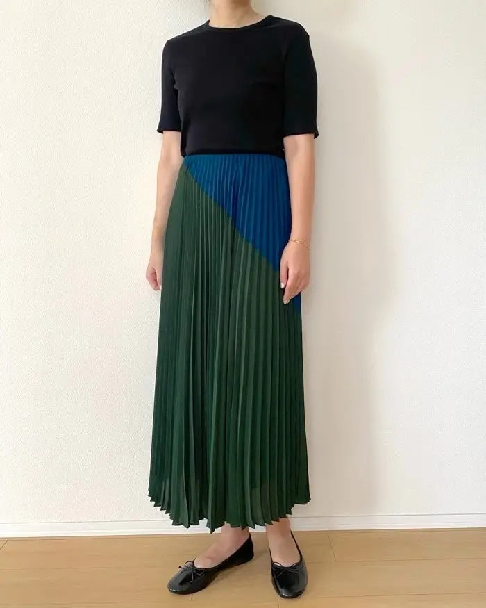 ユニクロの「プリーツロングスカート」