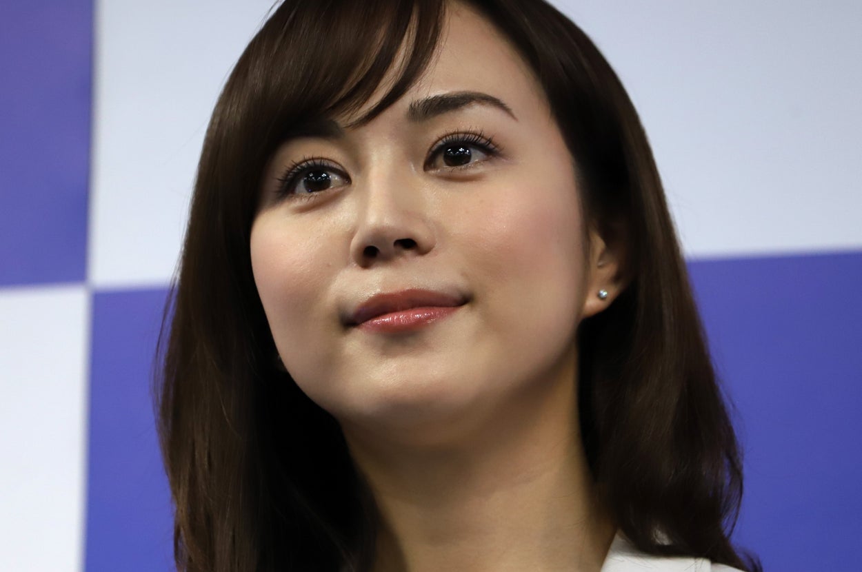 比嘉愛未さん(時事通信フォト)