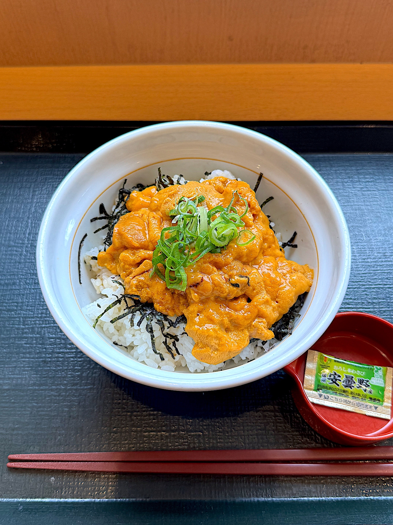 なか卯】これ本当に1人前なの…！？ウニの量がえげつない「鬼盛り