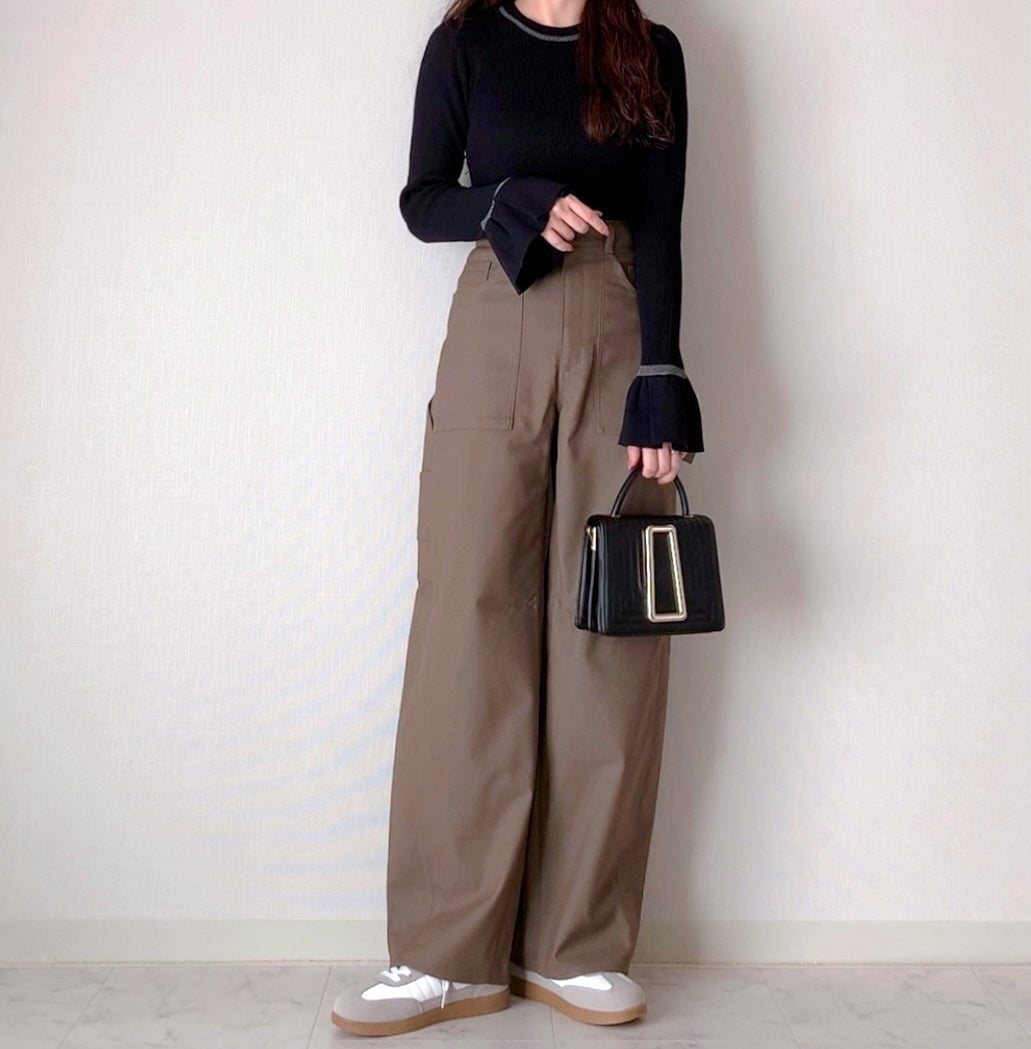 AZUL BY MOUSSY(アズールバイマウジー)の「シアーコンビフレアスリーブニット」