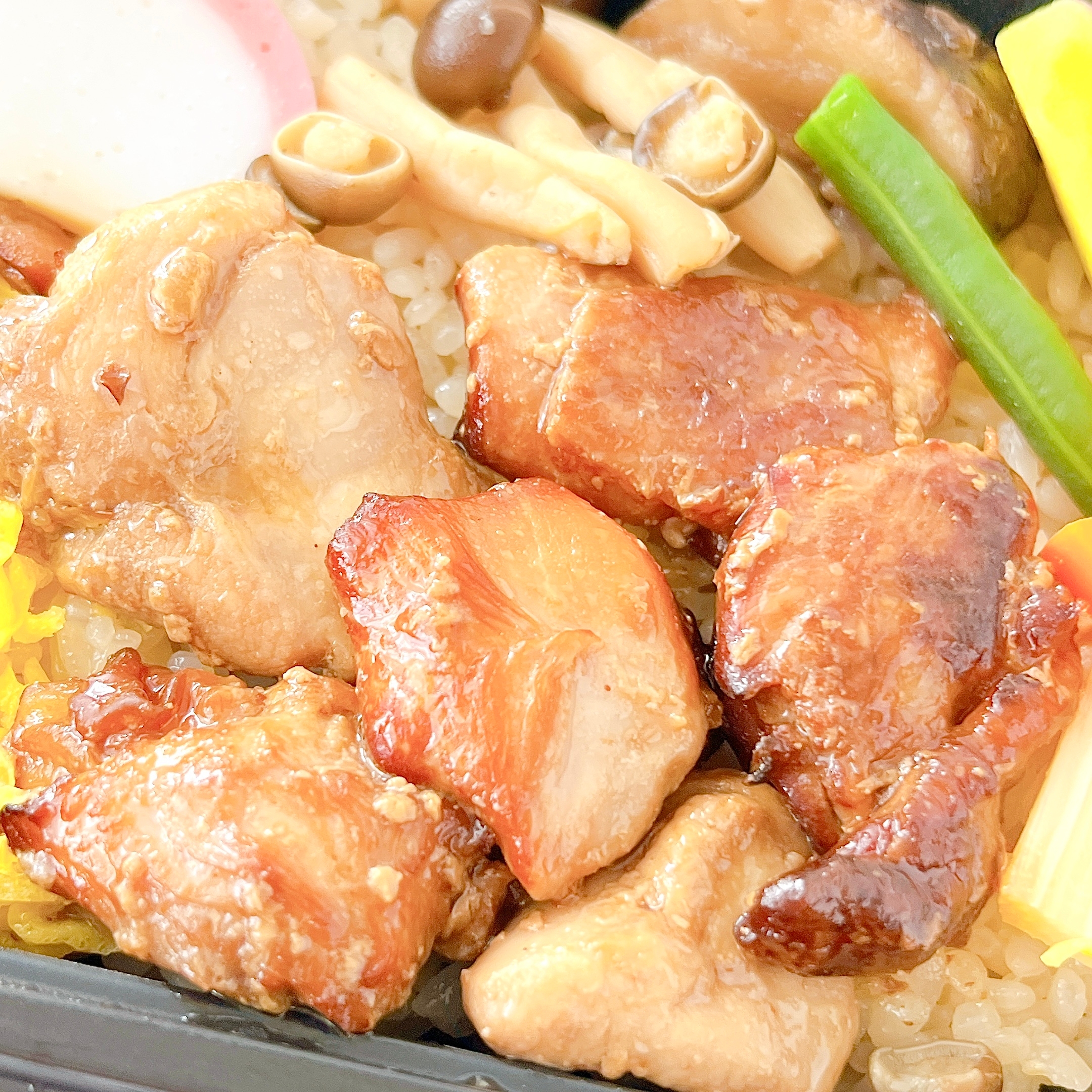 セブン-イレブンの「秋の味覚 鶏釜めし仕立て」