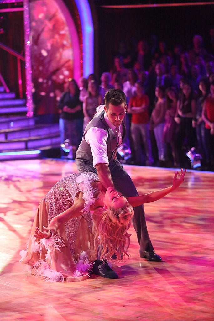 14 Celebs Who Dated Their "Dancing With The Stars" Partners 102 Kyn zKQTD