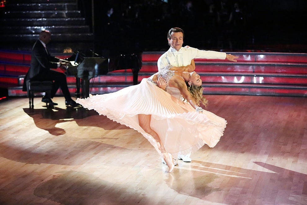14 Celebs Who Dated Their "Dancing With The Stars" Partners 40 9z5CdDASn