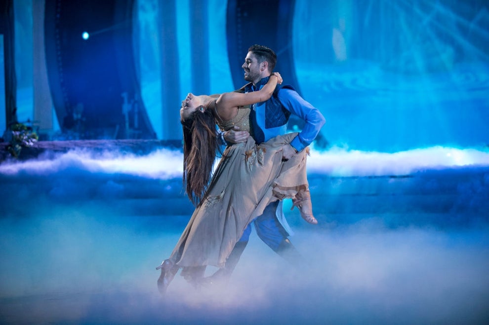 14 Celebs Who Dated Their "Dancing With The Stars" Partners 70 VSnPOKQ6X