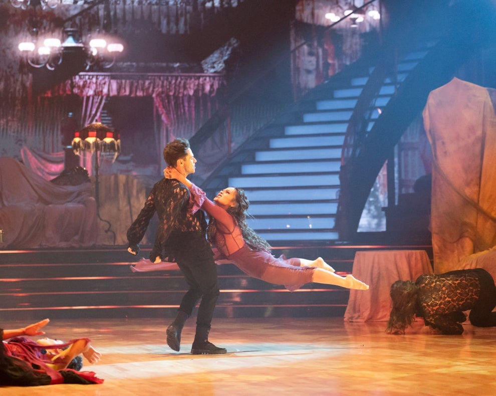 14 Celebs Who Dated Their "Dancing With The Stars" Partners 48 dzDMHkSe