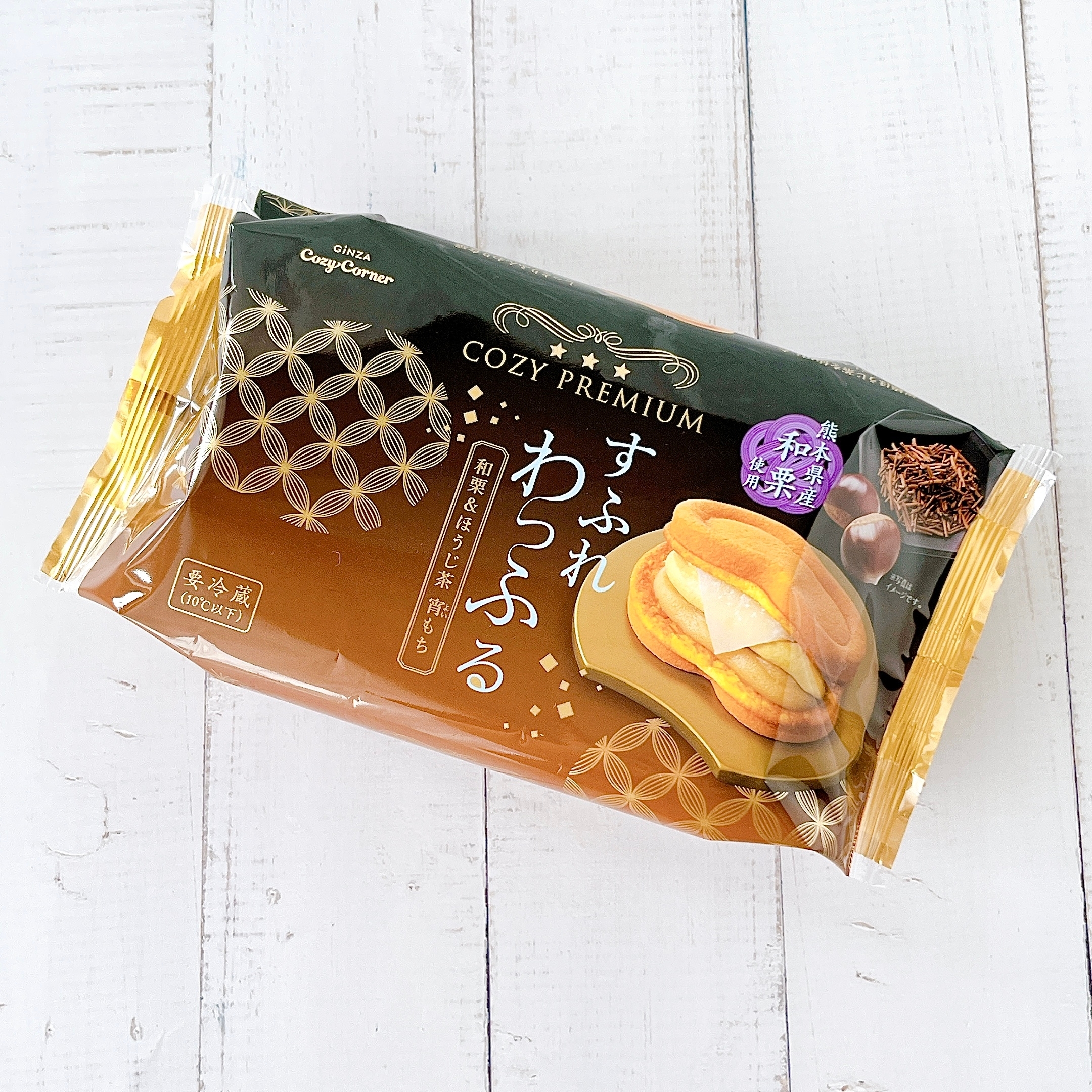 銀座コージーコーナーの「コージープレミアムスフレワッフル(和栗&ほうじ茶 宵もち)」