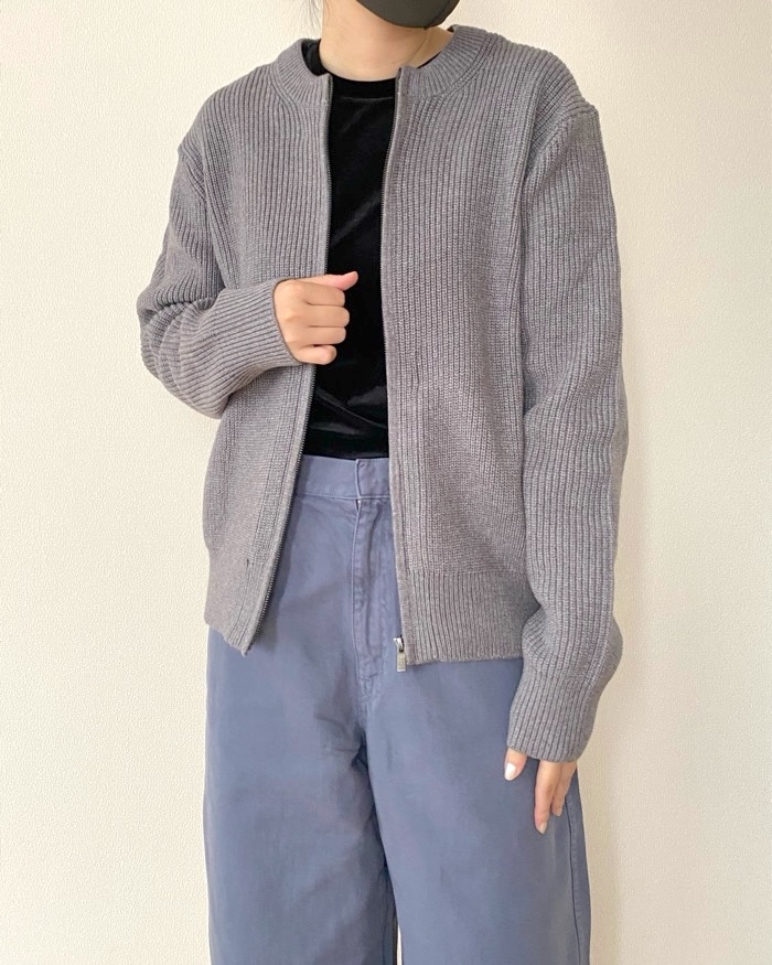デザインも色も最高」ユニクロCの“新作カーディガン”がゆるっと着られ