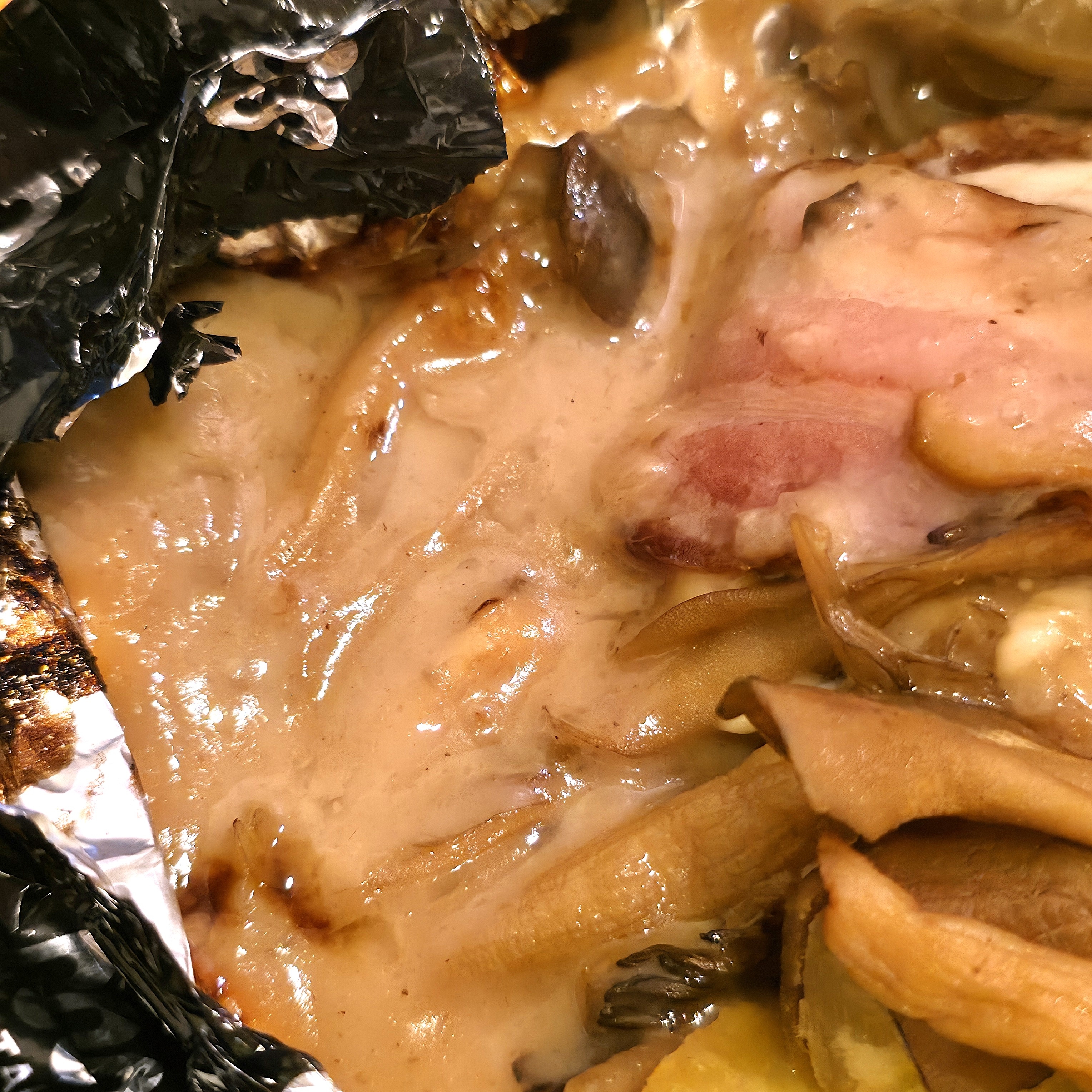 COCO&#x27;S（ココス）「きのこと燻製ベーコンのクリーム包み焼きハンバーグ ライスorパン付き」