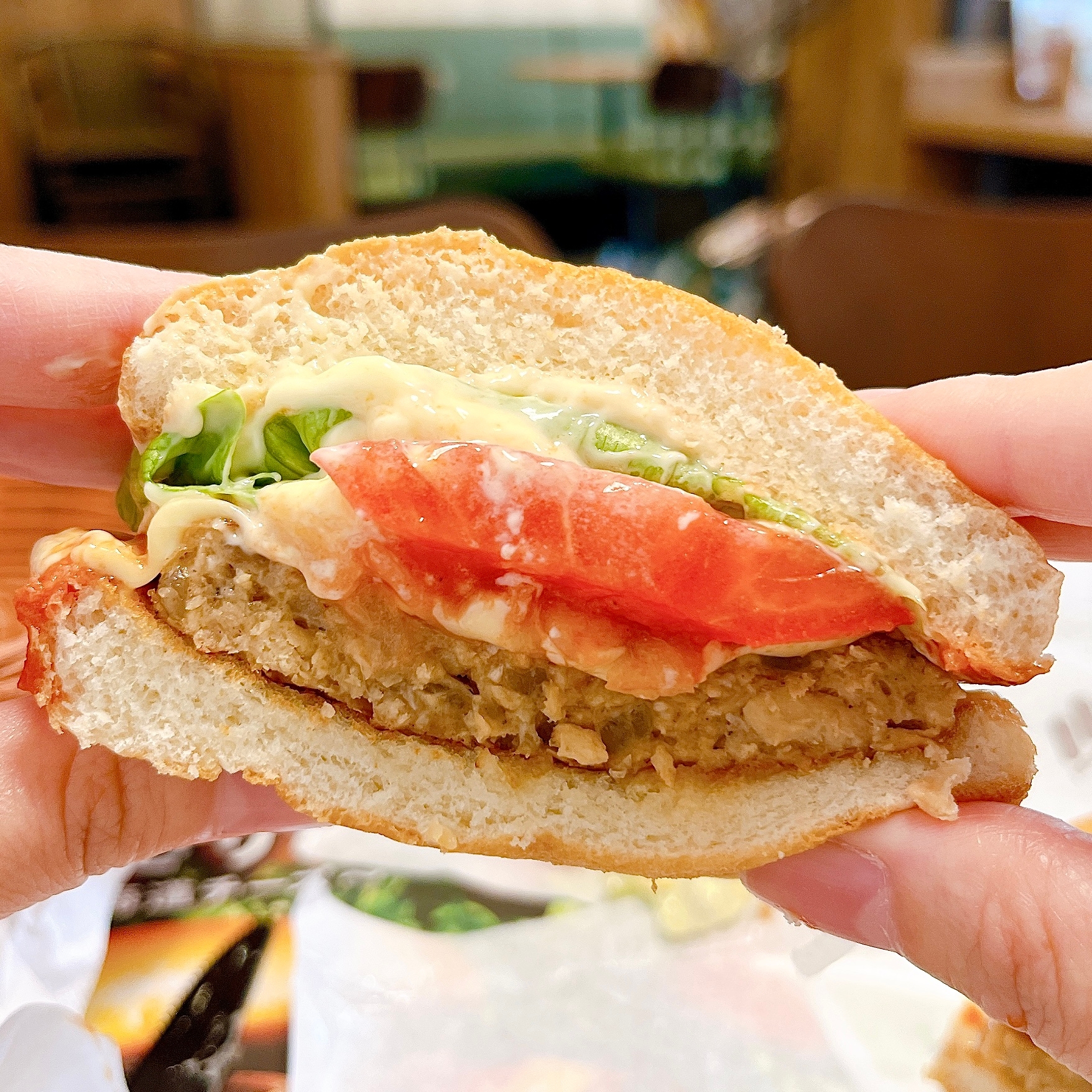 モスバーガーの「ソイモーニング野菜チーズバーガー」