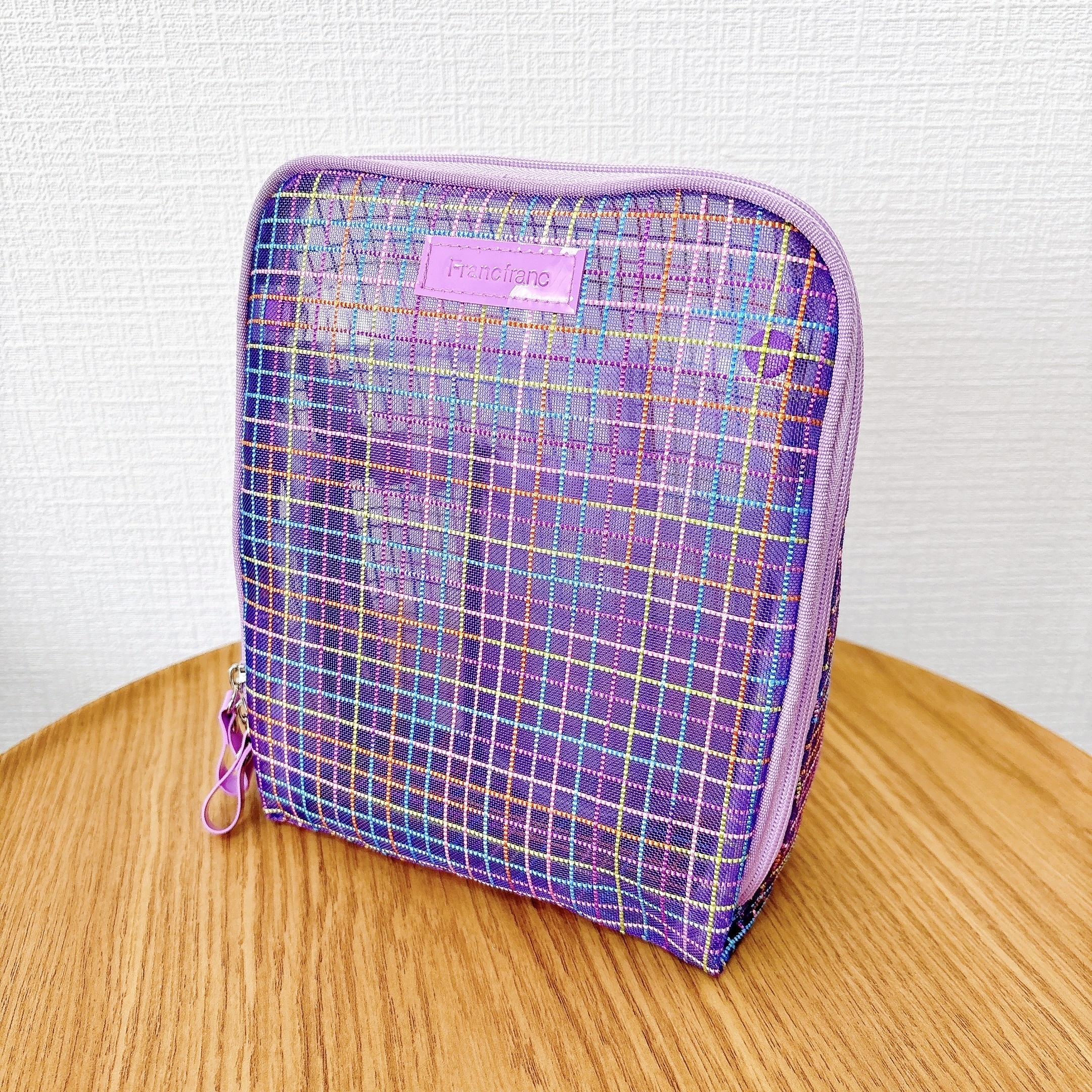 待って、さすがに可愛すぎん？ディズニーシー限定の「ダッフィーポーチ