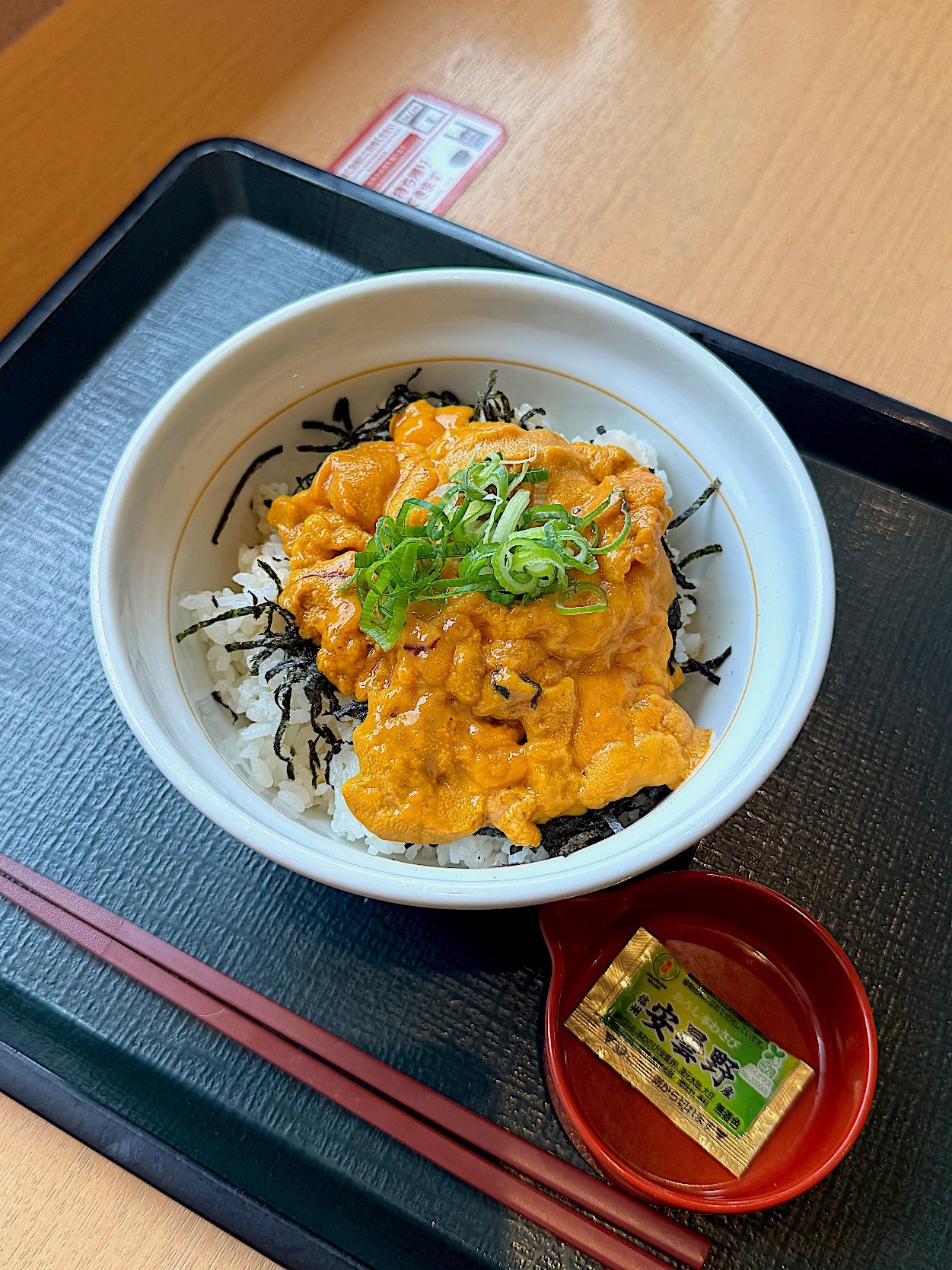 なか卯】これ本当に1人前なの…！？ウニの量がえげつない「鬼盛り