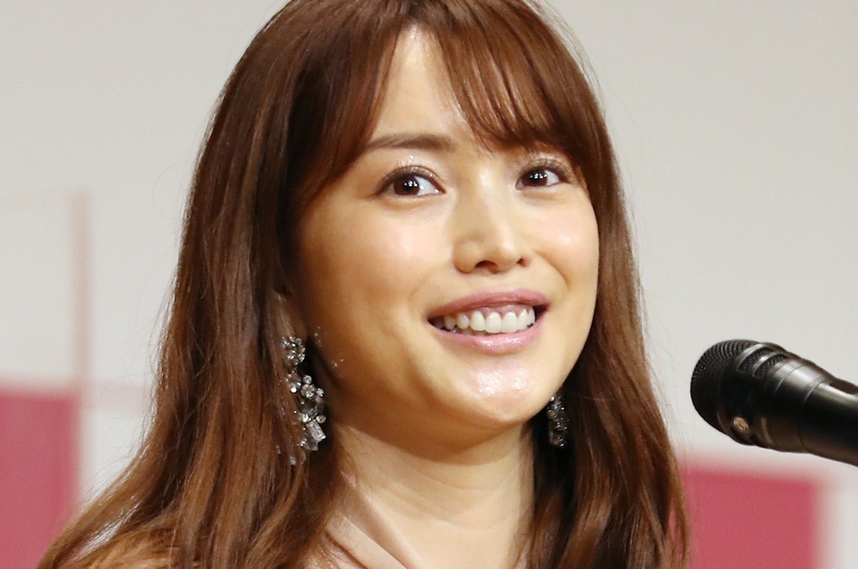 蛯原友里さん