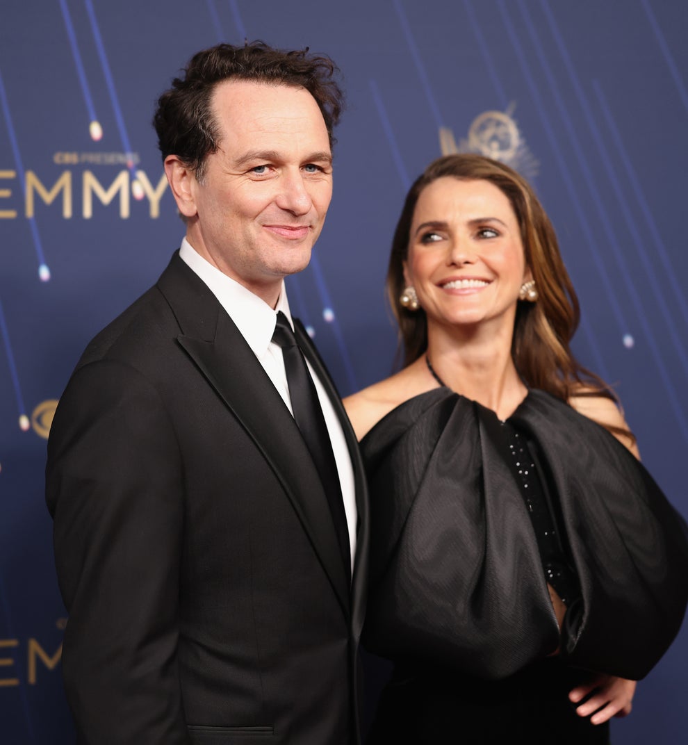 After A Viral Post About Goldie Hawn And Kurt Russell Sparked Interesting Marriage Discourse, Here Are More Unmarried Celeb Couples Who Have Been Together For A Long, Long Time 8 Matthew Rhys and Keri Russell on a red carpet