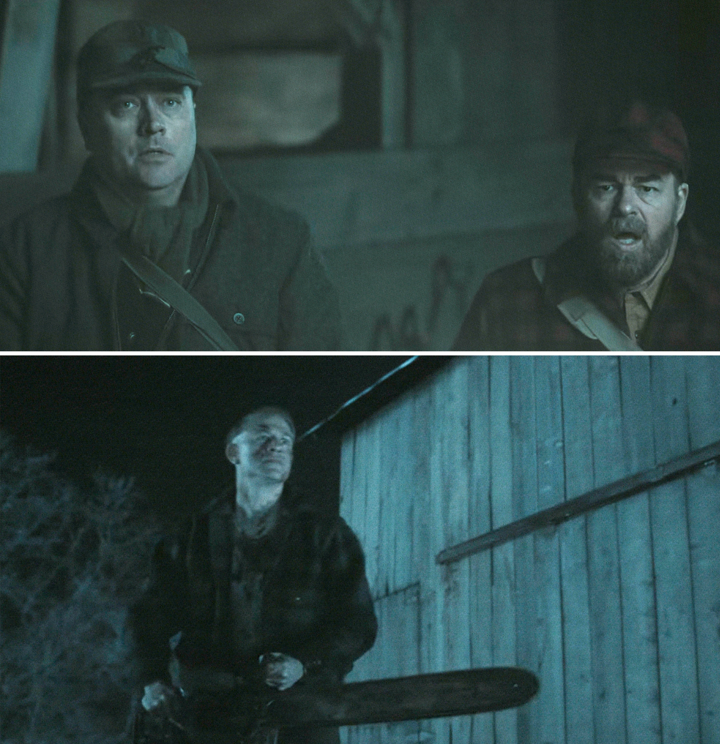 Due uomini in robusto abbigliamento all'aperto sembrano sorpresi; una terza persona con una motosega si trova fuori da un edificio di legno di notte