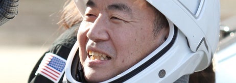 油井亀美也さん（Gregg Newton / AFP＝時事）