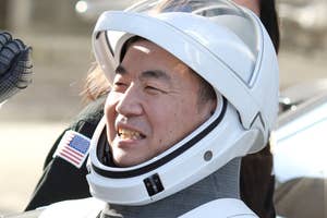 油井亀美也さん(Gregg Newton / AFP=時事)