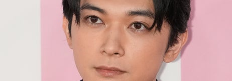 吉沢亮さん（時事通信フォト）