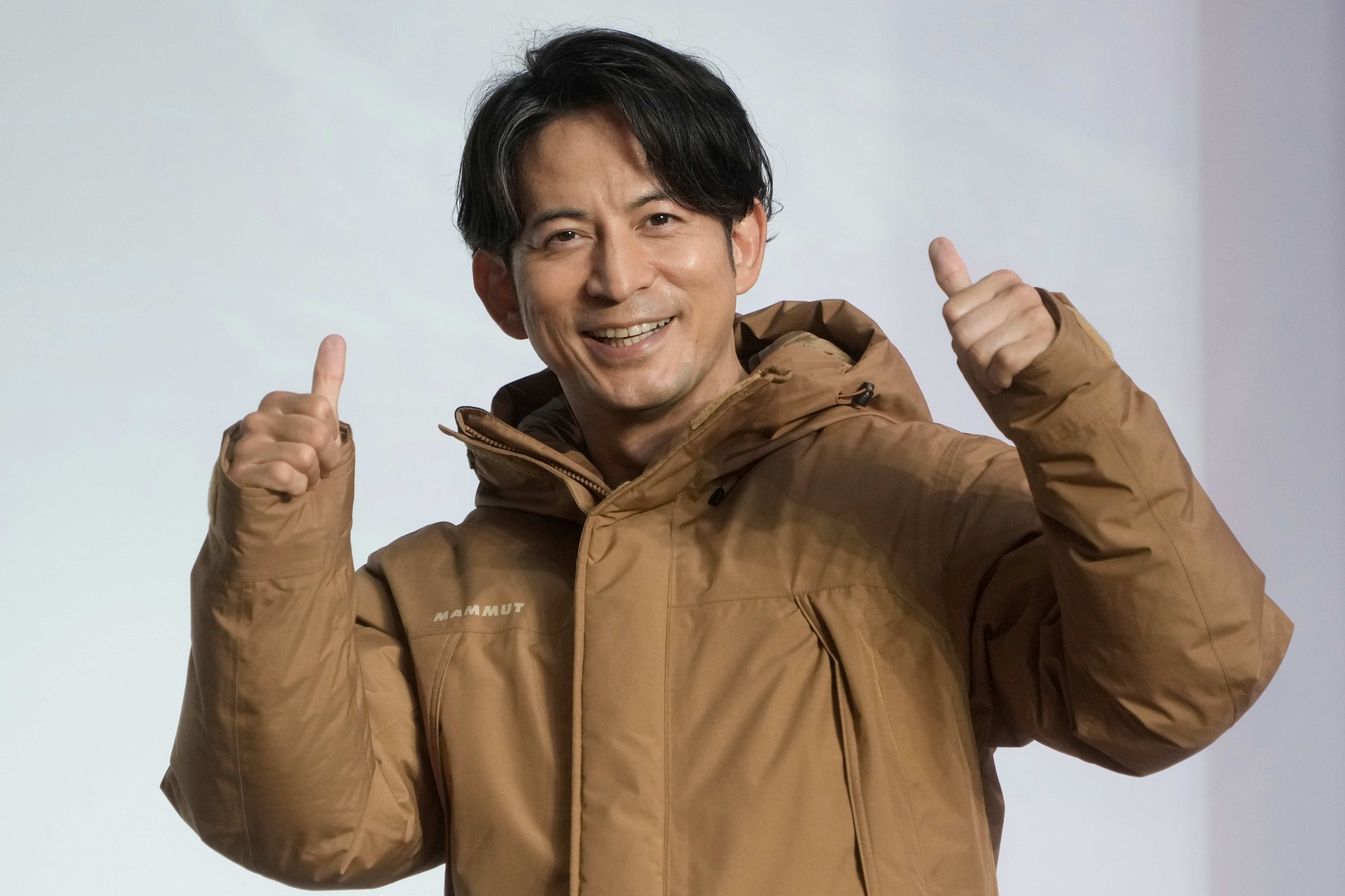 V6ライブ以来！？」岡田准一、人気タレントとのデュエットにファン騒然
