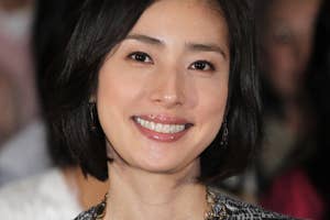 天海祐希さん(時事)