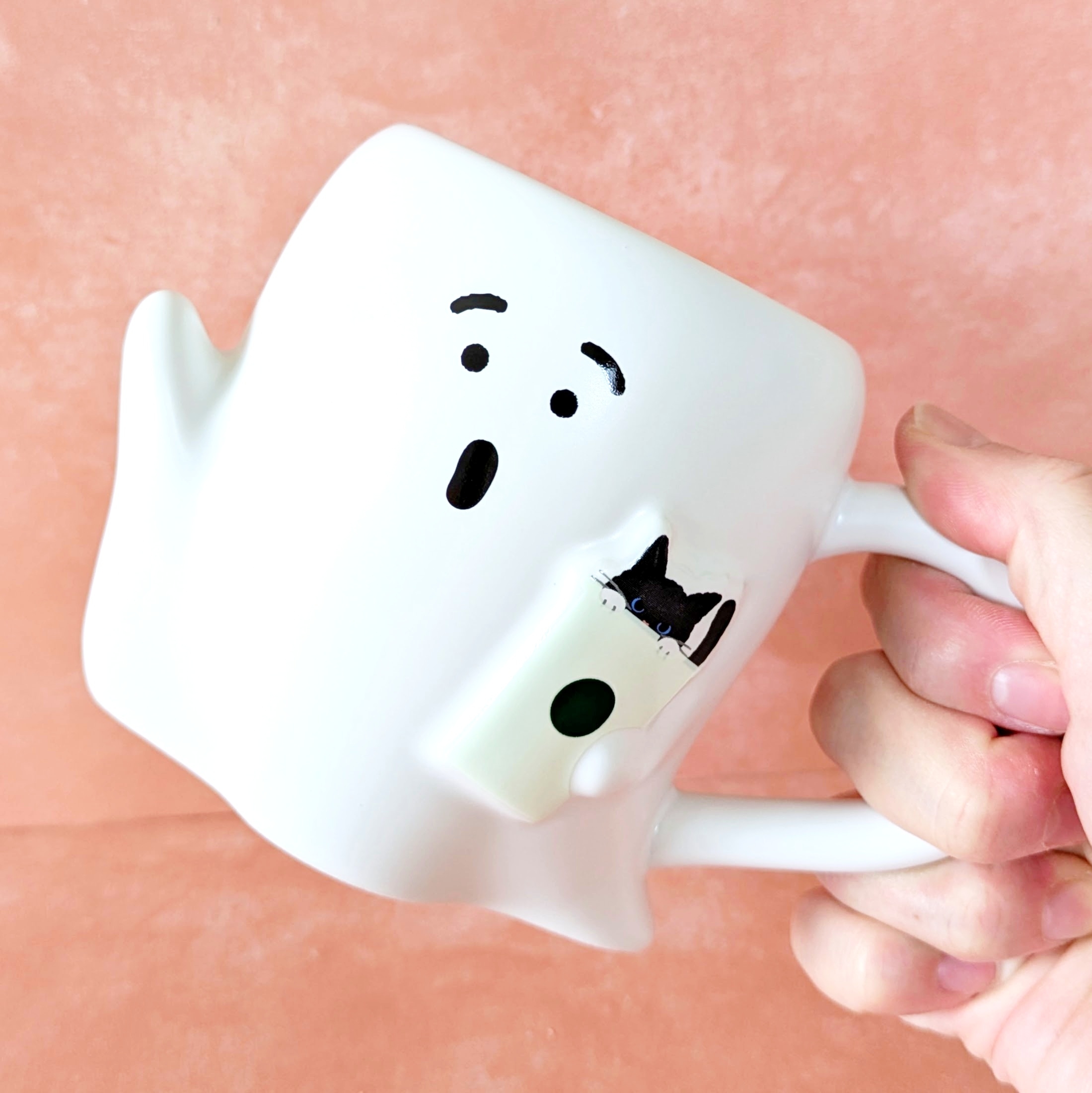 スタバ新作】家のコップ全部これにしたい！暗闇で光る「おばけ