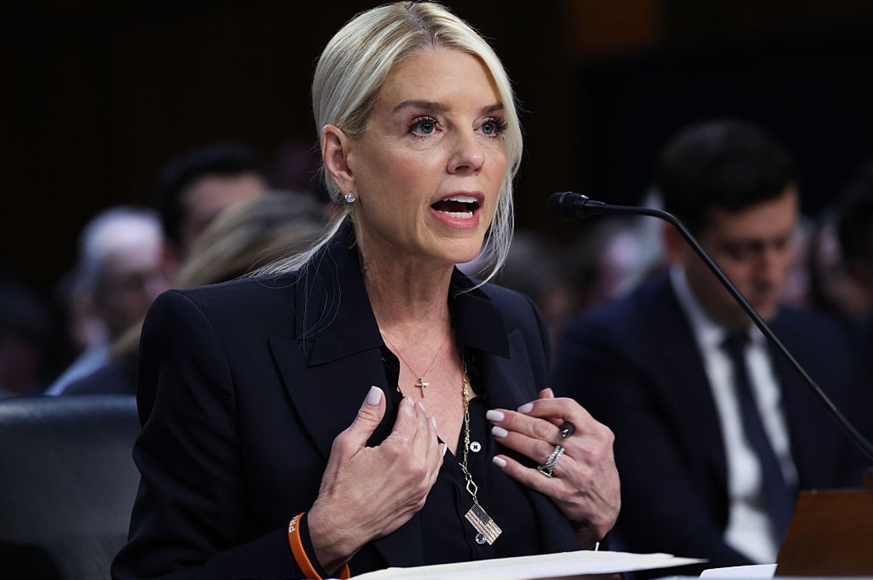 Pam Bondi Just Responded To Amy Poehler's Impression And Everyone Is Saying The Same Thing About It