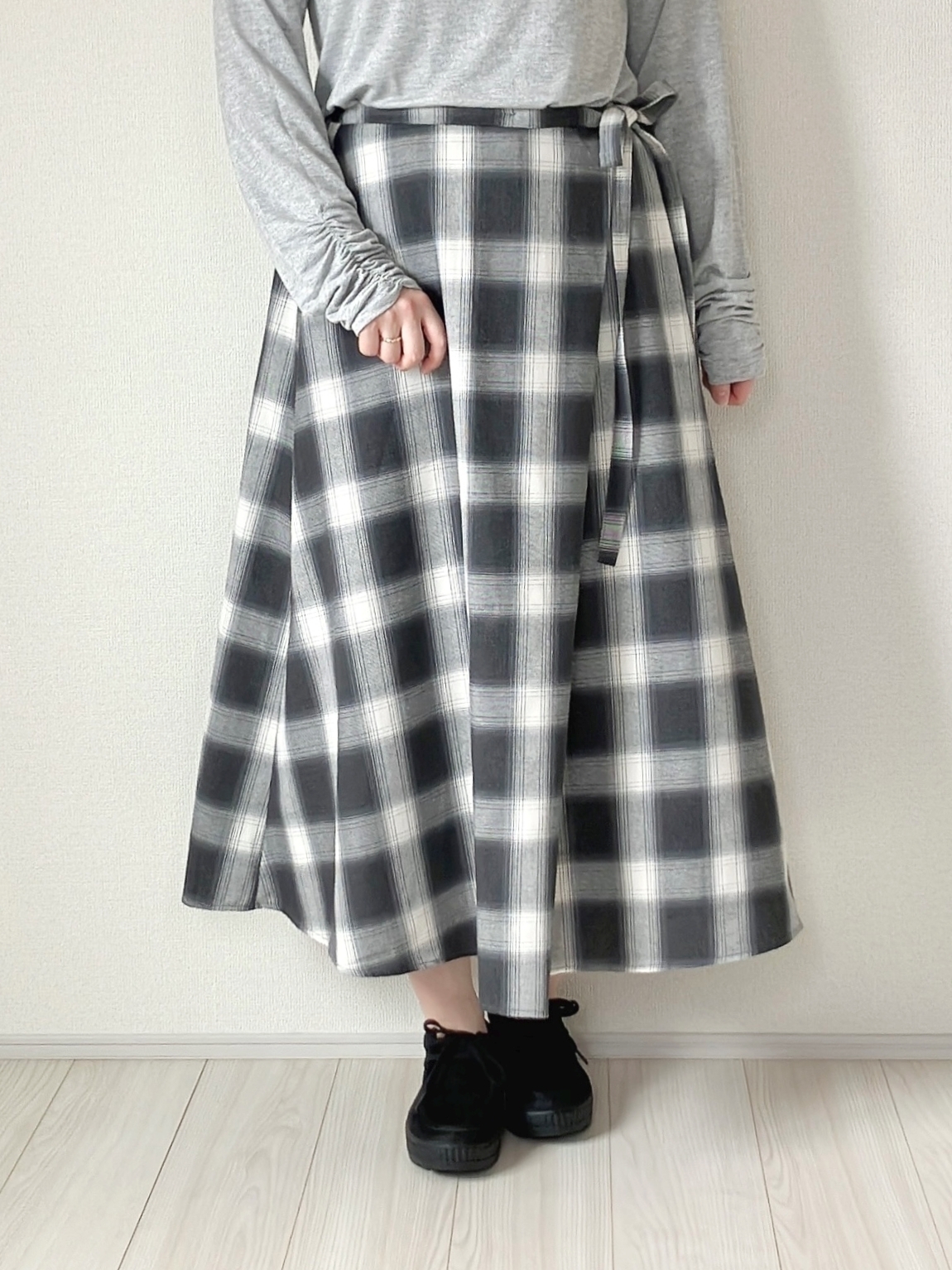 GU】秋冬の即戦力がもう値下げ？2990円→1990円の「高見えスカート」着