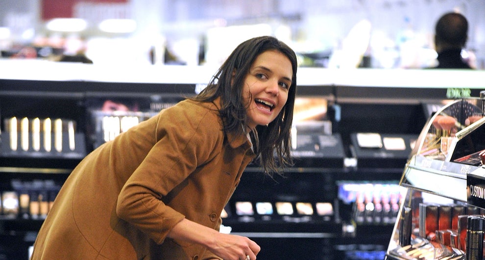 21 Low-Key Ridiculous Things Celebs Did For Money, Clout, Or Attention 94 Katie shopping in a makeup store