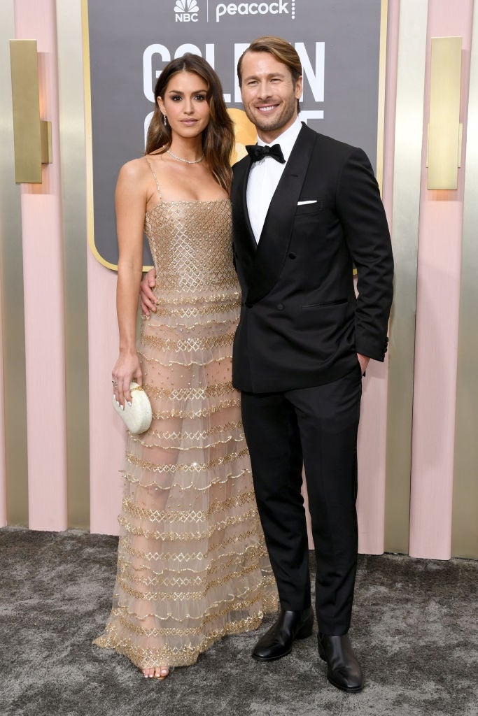 21 Low-Key Ridiculous Things Celebs Did For Money, Clout, Or Attention 18 Gigi and Glen in fancy attire on the red carpet