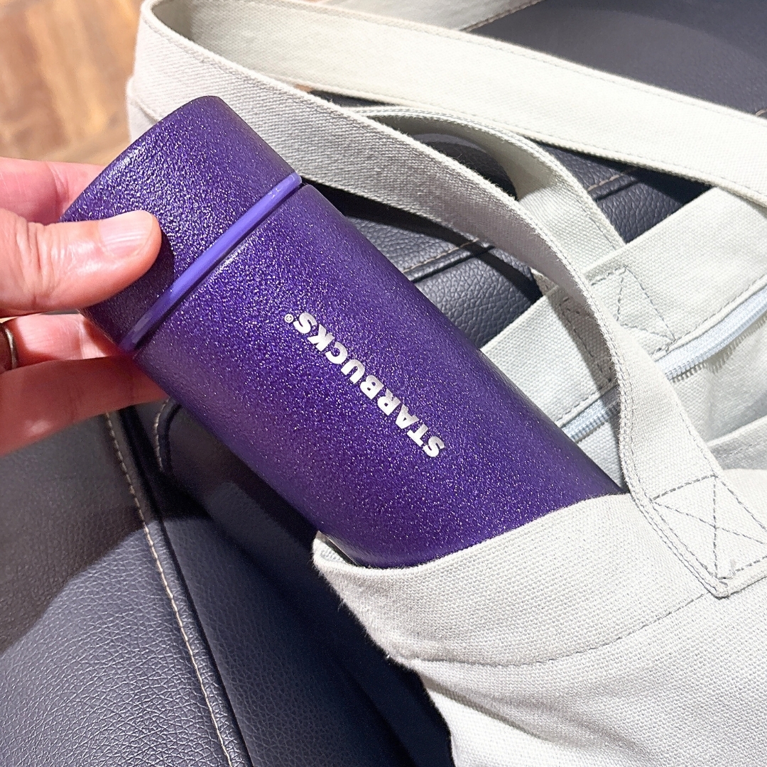 待って、スタバの「新作ボトル」が鬼カワイイんだけど…！キラッと輝い