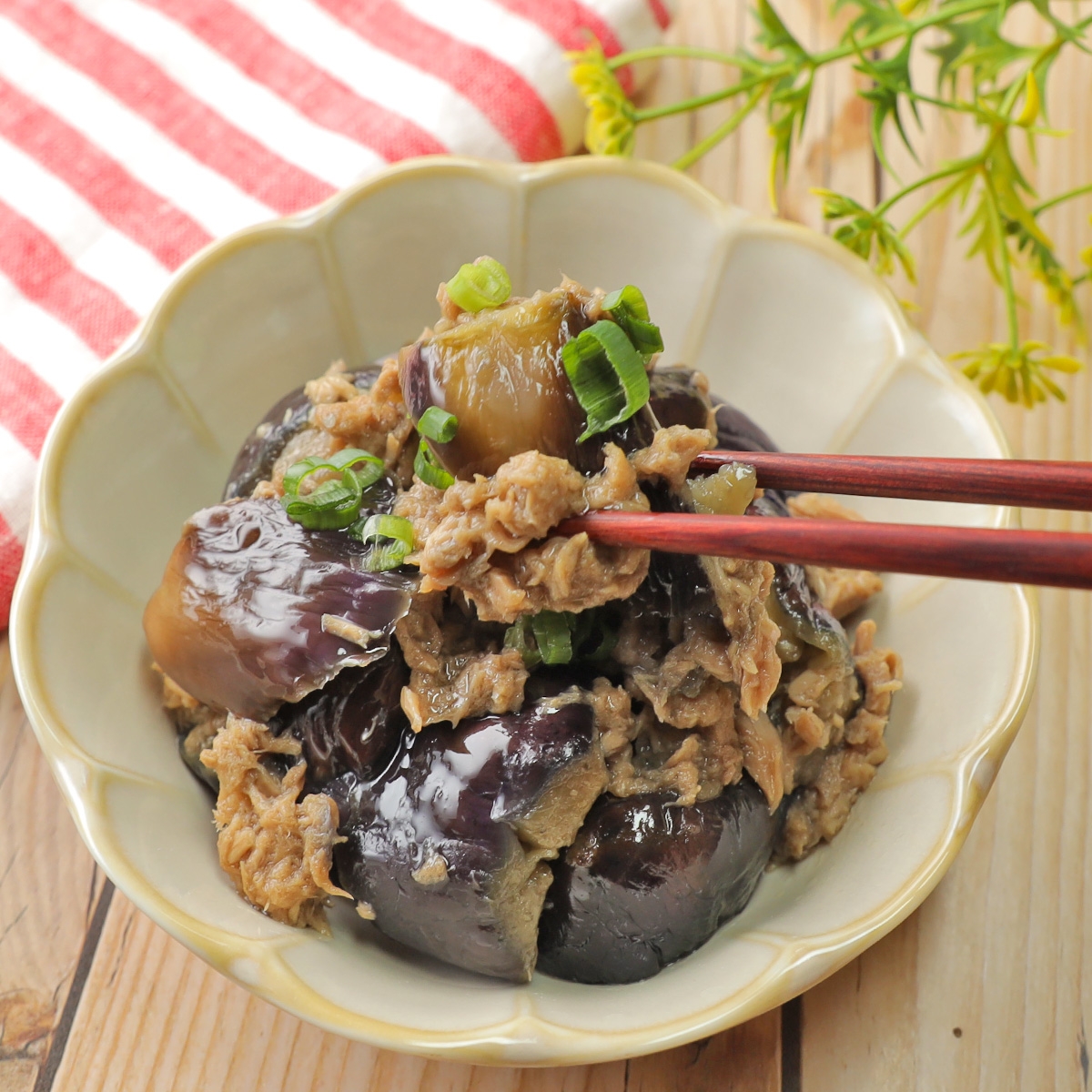 なすを買ったら絶対作って】材料3つ＆レンチン5分！なすとツナの