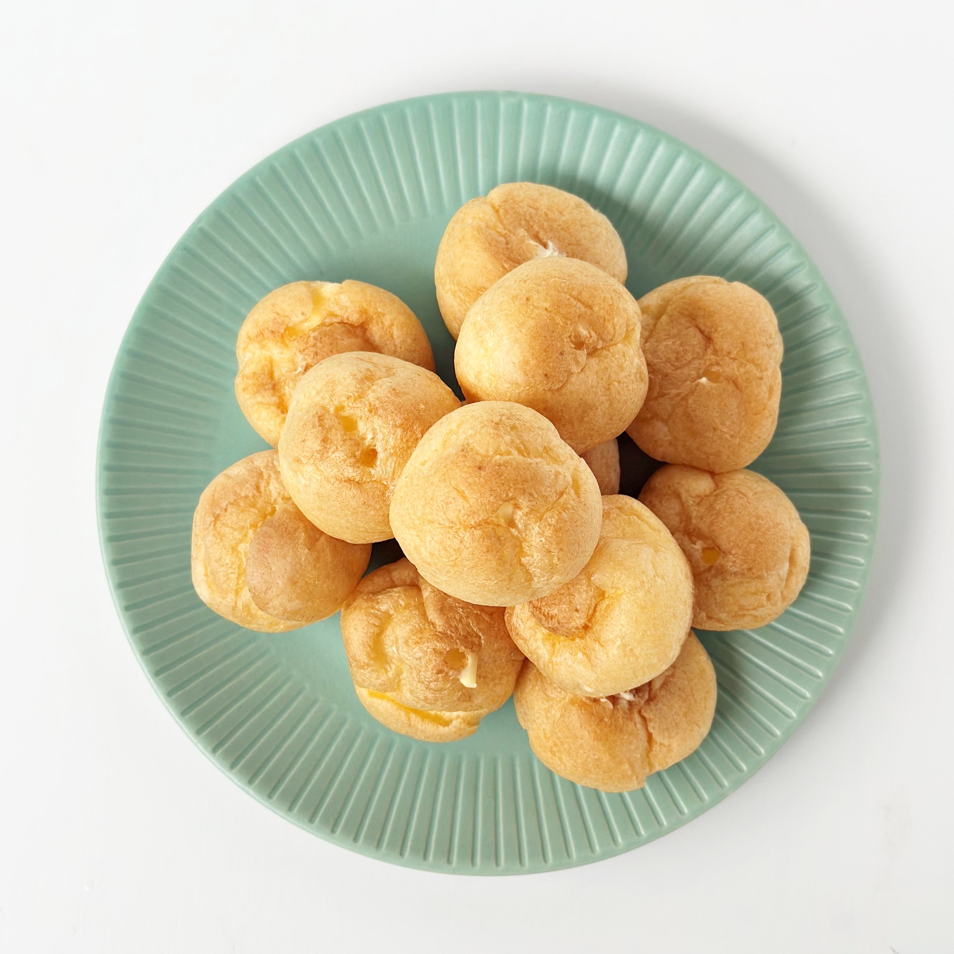量が多くて思わず声出たわ！ローソンの「大容量シュークリーム」美味し